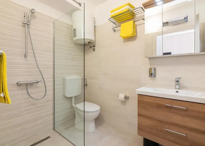 Center Gostinjska kuća 3*