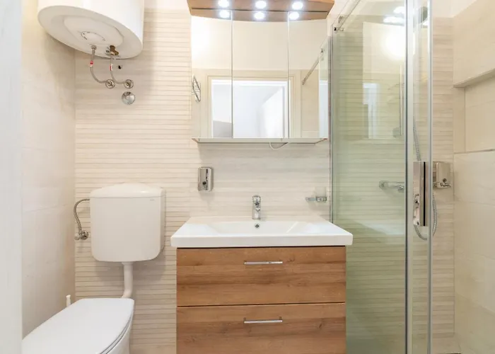 Center Gostinjska kuća 3*