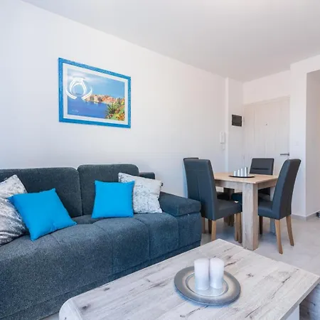 Center 3* Медулин