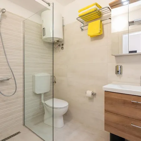 Center Guest house *